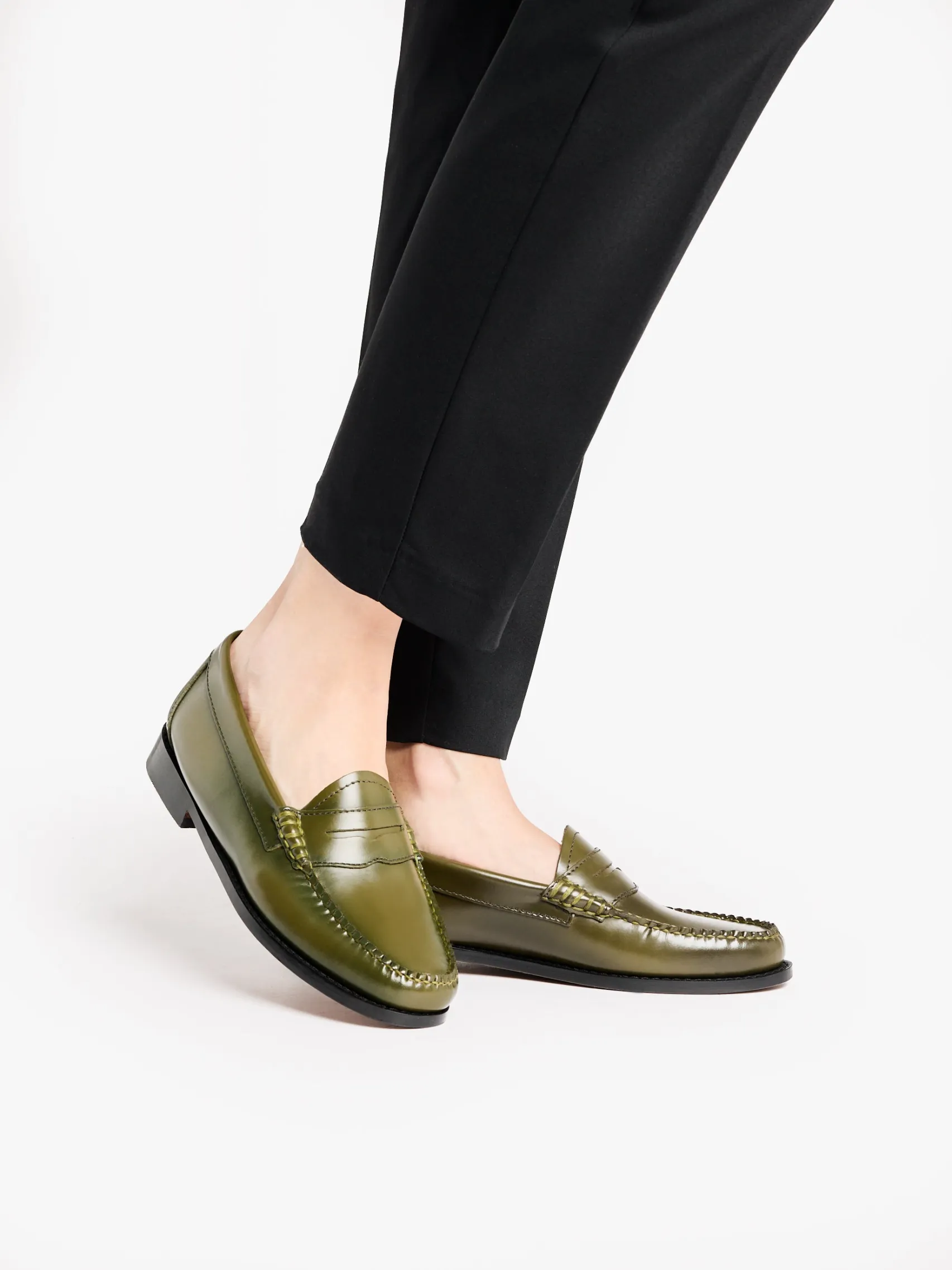 Women G.H.BASS Weejuns Penny Loafers green leather